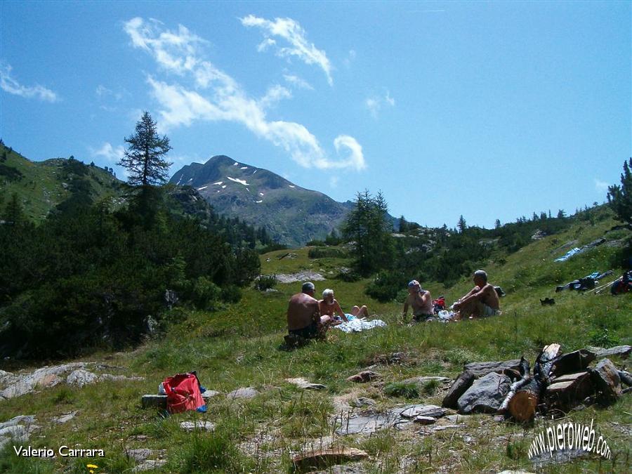 27' Pranzo e meritato riposo.jpg